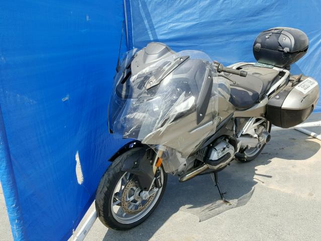 WB10A1306HZ431607 - 2017 BMW R1200 RT SILVER photo 2