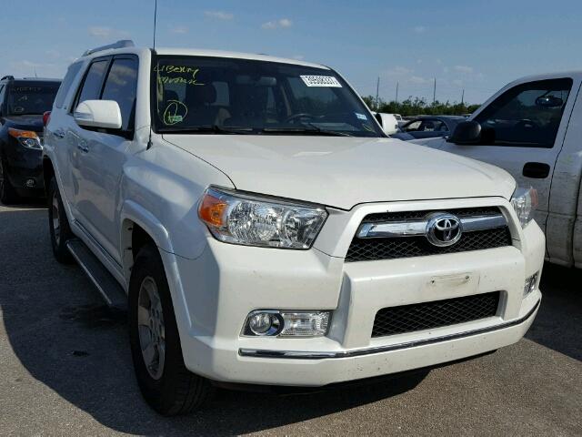 JTEZU5JR8C5045373 - 2012 TOYOTA 4RUNNER SR WHITE photo 1