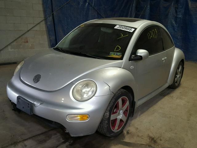 3VWED21C81M480654 - 2001 VOLKSWAGEN NEW BEETLE ვერცხლისფერი ფოტო 2