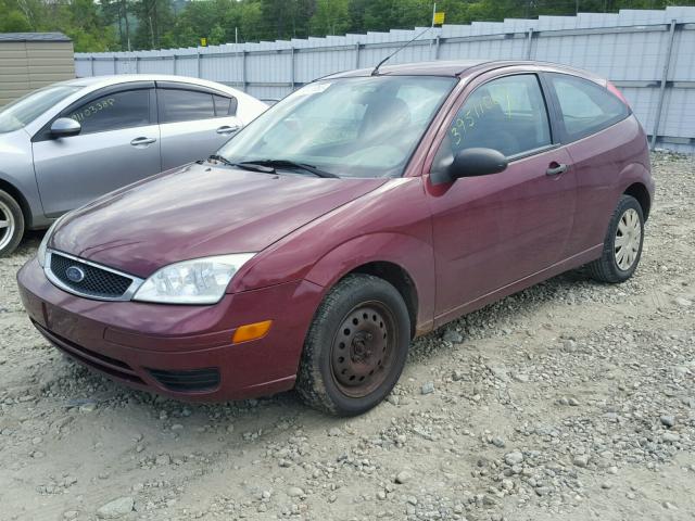 1FAFP31NX7W224083 - 2007 FORD FOCUS ZX3 RED photo 2