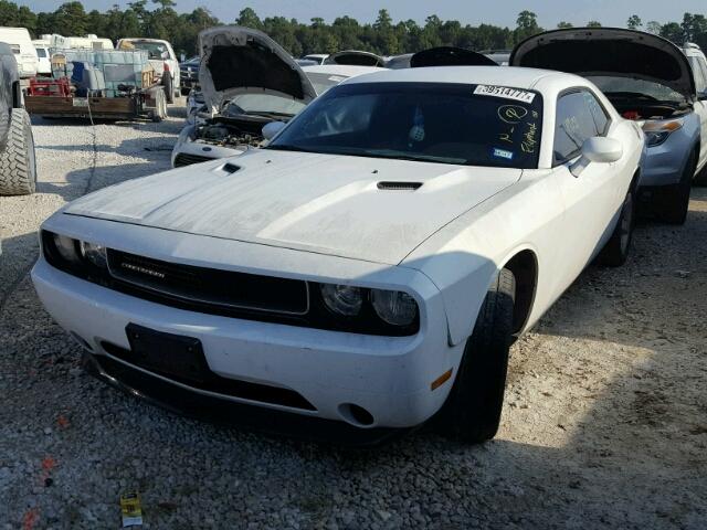 2C3CDYAG2CH254423 - 2012 DODGE CHALLENGER WHITE photo 2