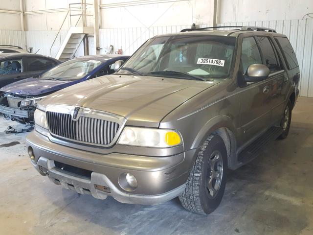 5LMEU27R81LJ18610 - 2001 LINCOLN NAVIGATOR GOLD photo 2