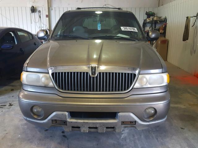 5LMEU27R81LJ18610 - 2001 LINCOLN NAVIGATOR GOLD photo 9