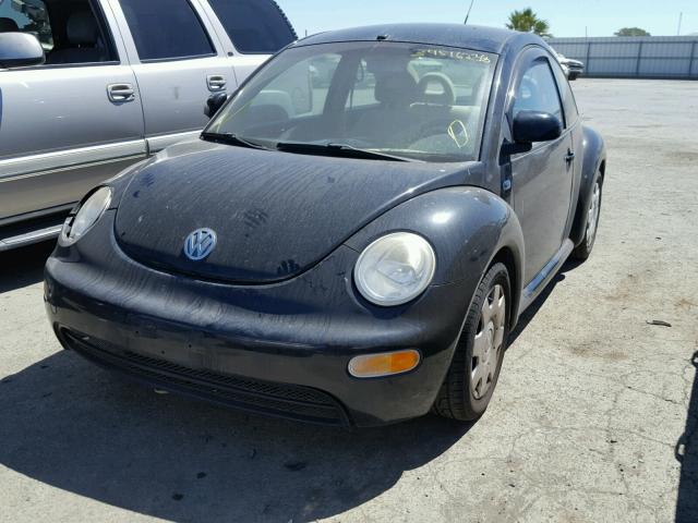 3VWBC21C1YM462738 - 2000 VOLKSWAGEN NEW BEETLE შავი ფოტო 2