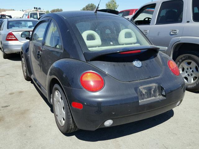 3VWBC21C1YM462738 - 2000 VOLKSWAGEN NEW BEETLE შავი ფოტო 3