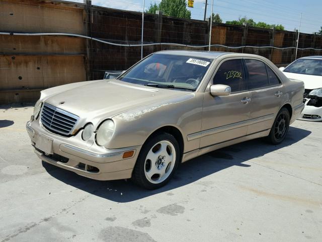 WDBJF83J81X045572 - 2001 MERCEDES-BENZ E 430 GOLD photo 2