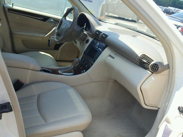 WDBRF92H47F861619 - 2007 MERCEDES-BENZ C 280 4MAT WHITE photo 5