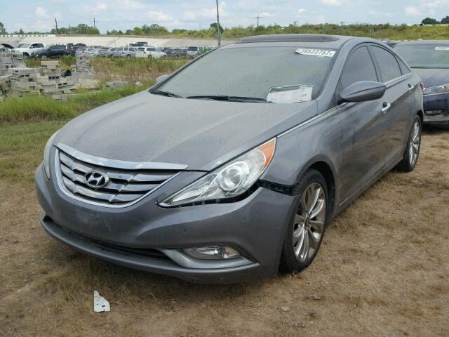 5NPEC4AC1BH049565 - 2011 HYUNDAI SONATA GRAY photo 2