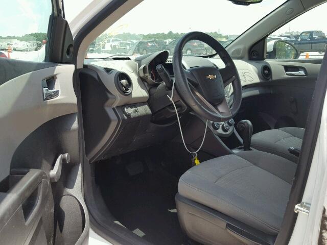 1G1JA5SH7C4203068 - 2012 CHEVROLET SONIC LS 白色 照片 9