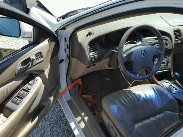 19UUA56622A058746 - 2002 ACURA 3.2TL WHITE photo 9