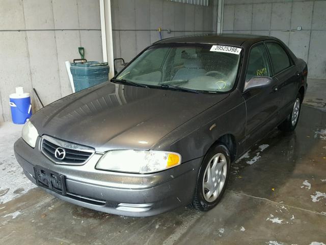 1YVGF22C025278977 - 2002 MAZDA 626 LX CHARCOAL photo 2