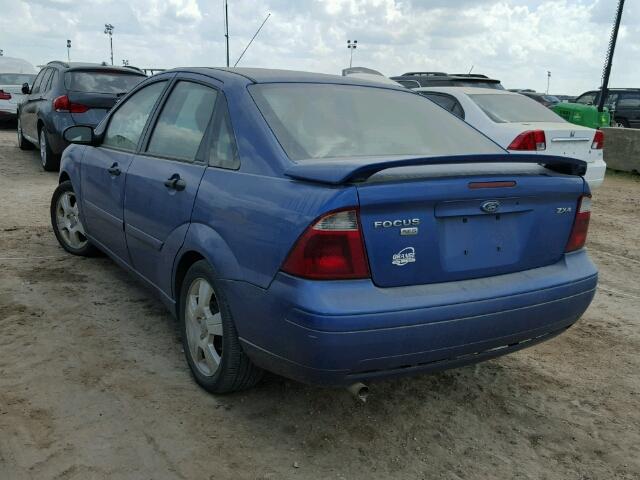 1FAFP34N15W292197 - 2005 FORD FOCUS BLUE photo 3