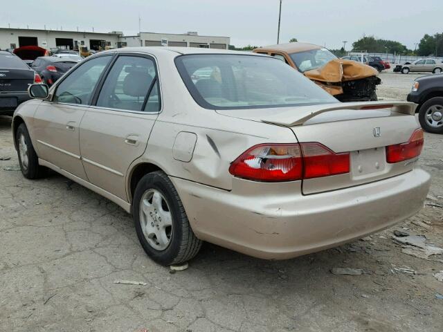 1HGCG1654YA018946 - 2000 HONDA ACCORD TAN photo 3