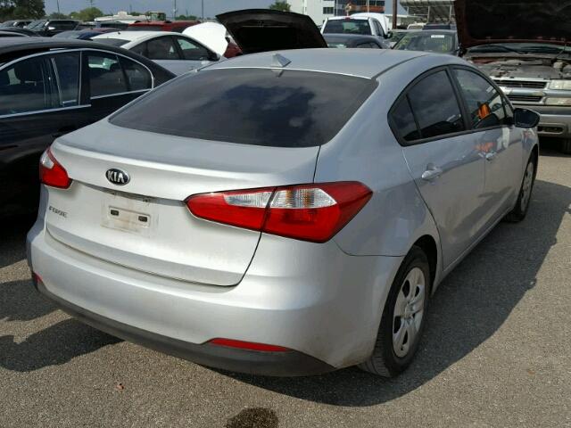 KNAFK4A61G5592615 - 2016 KIA FORTE SILVER photo 4