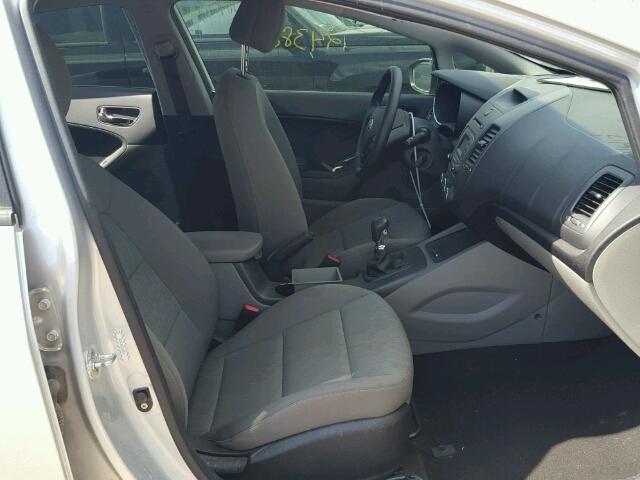 KNAFK4A61G5592615 - 2016 KIA FORTE 银色 照片 5