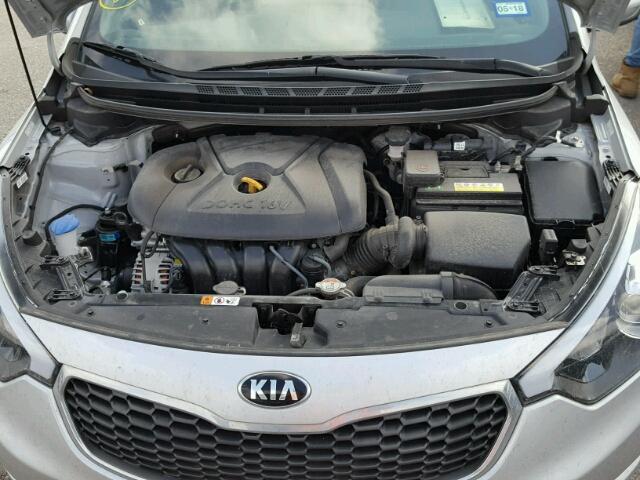 KNAFK4A61G5592615 - 2016 KIA FORTE SILVER photo 7