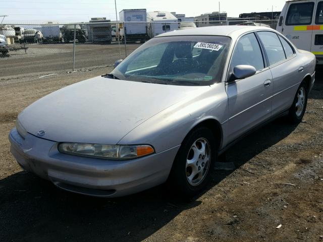 1G3WS52K3WF407400 - 1998 OLDSMOBILE INTRIGUE G SILVER photo 2