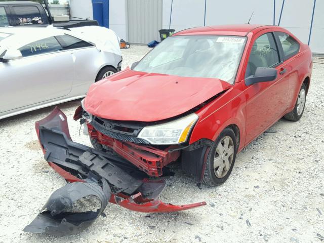 1FAHP32N58W294342 - 2008 FORD FOCUS S/SE RED photo 2