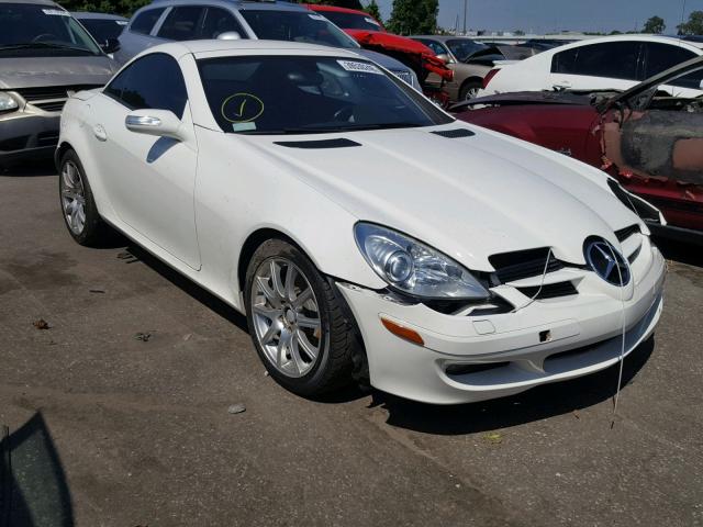 WDBWK56F15F039017 - 2005 MERCEDES-BENZ SLK 350 SILVER photo 1