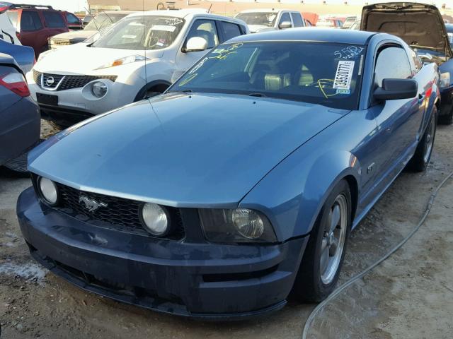 1ZVFT82H955247768 - 2005 FORD MUSTANG TEAL photo 2