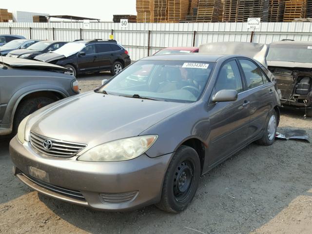 4T1BE32K95U514970 - 2005 TOYOTA CAMRY CHARCOAL photo 2