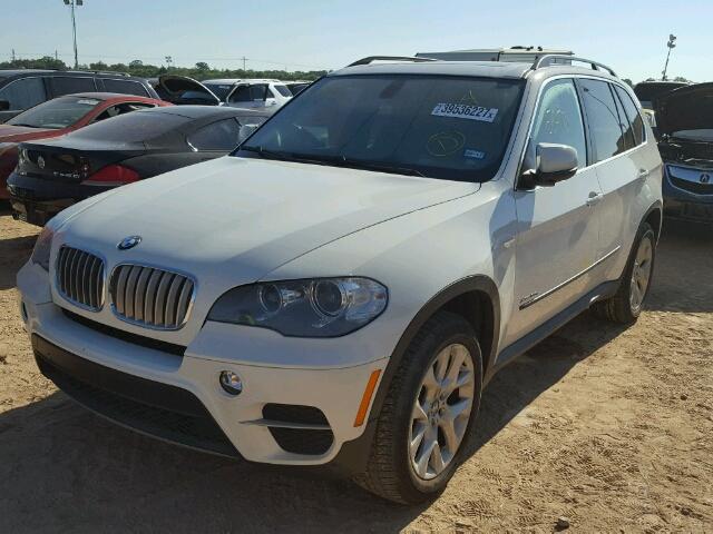 5UXZV4C57D0G51950 - 2013 BMW X5 XDRIVE3 WHITE photo 2