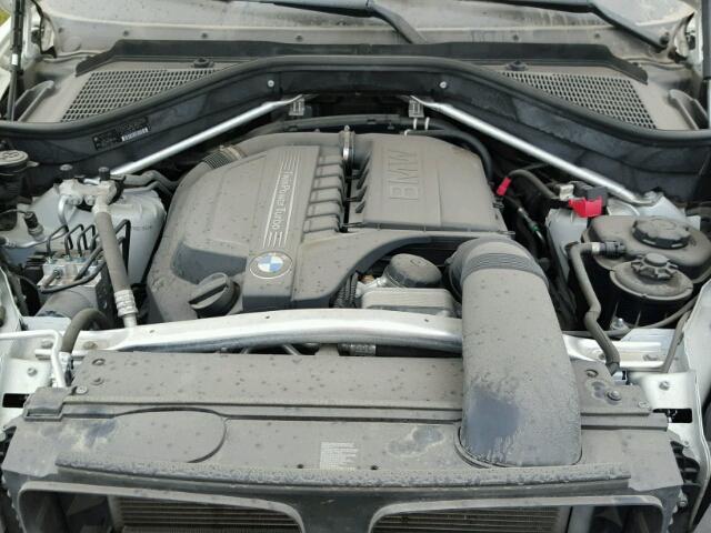 5UXZV4C57D0G51950 - 2013 BMW X5 XDRIVE3 WHITE photo 7