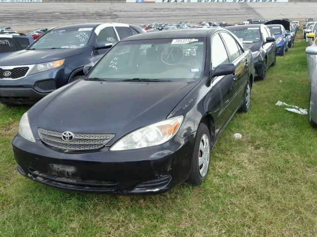 JTDBE32K320063168 - 2002 TOYOTA CAMRY LE GRAY photo 2