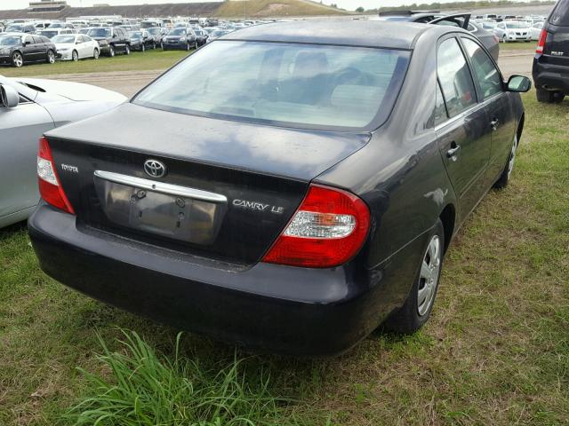 JTDBE32K320063168 - 2002 TOYOTA CAMRY LE GRAY photo 4