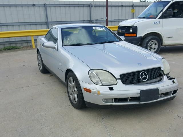 WDBKK47F4XF117722 - 1999 MERCEDES-BENZ SLK 230 KO SILVER photo 1