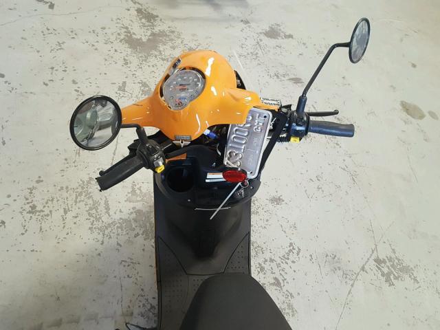 RFVPAC20XH1018219 - 2017 GENUINE SCOOTER CO. BUDDY 125 ORANGE photo 5