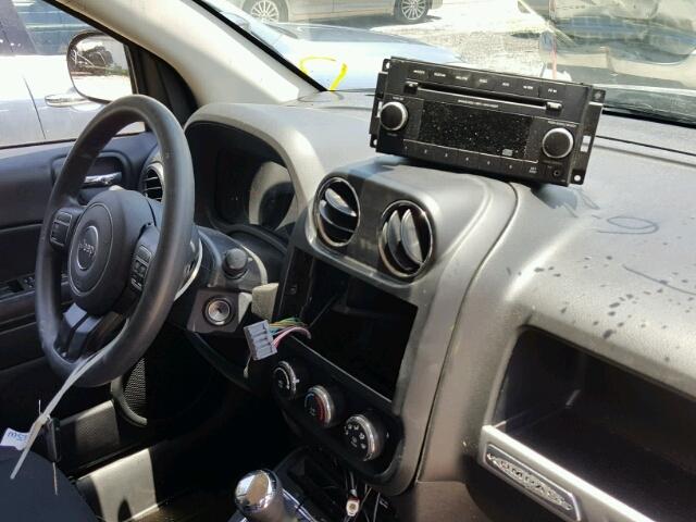 1C4NJCBA6FD178149 - 2015 JEEP COMPASS SP SILVER photo 9