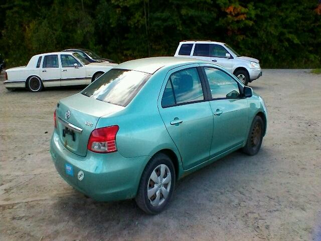 JTDBT923871034879 - 2007 TOYOTA YARIS GREEN photo 4