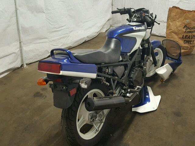 JKAEXVA14NA066200 - 1992 KAWASAKI EX500 BLUE photo 4