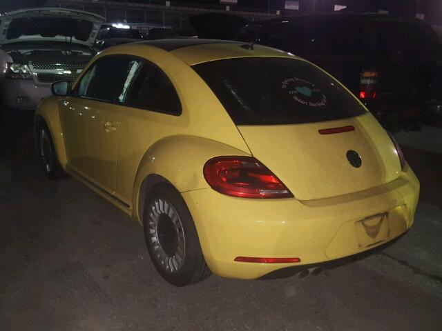 3VWJX7AT5EM618837 - 2014 VOLKSWAGEN BEETLE YELLOW photo 3