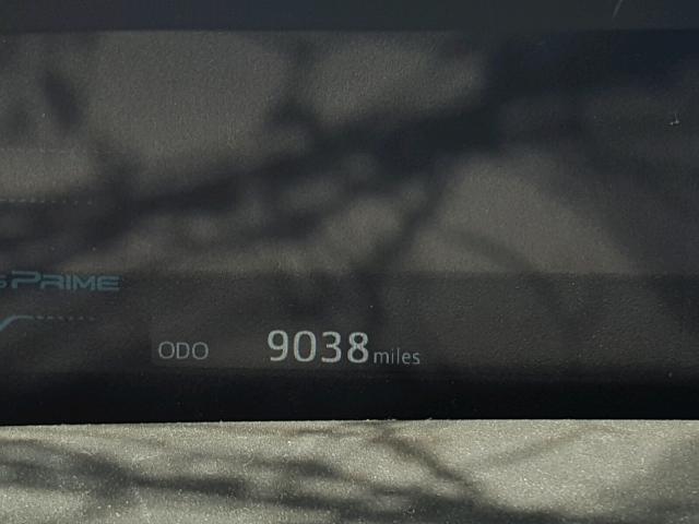 JTDKARFP7J3075602 - 2018 TOYOTA PRIUS PRIM ნაცრისფერი ფოტო 8