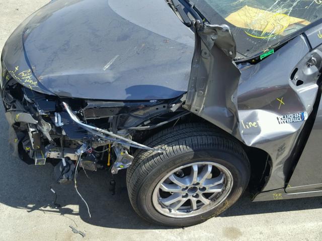 JTDKARFP7J3075602 - 2018 TOYOTA PRIUS PRIM ნაცრისფერი ფოტო 9