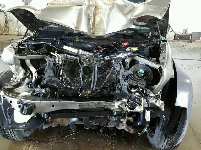 1J8GL48K34W301991 - 2004 JEEP LIBERTY SP GOLD photo 9