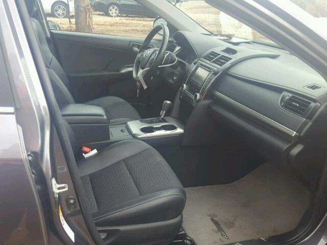 4T1BF1FK2DU287941 - 2013 TOYOTA CAMRY L 灰色 照片 5