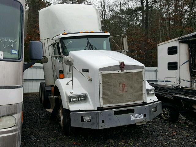 1XKDD49X2CJ309355 - 2012 KENWORTH CONSTRUCTI WHITE photo 1