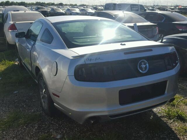 1ZVBP8AM3E5281772 - 2014 FORD MUSTANG SILVER photo 3