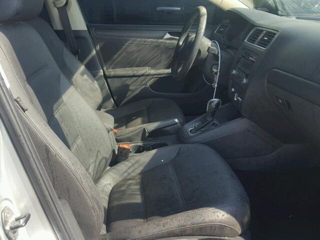 3VWDP7AJ0CM119419 - 2012 VOLKSWAGEN JETTA SE 灰色 照片 5