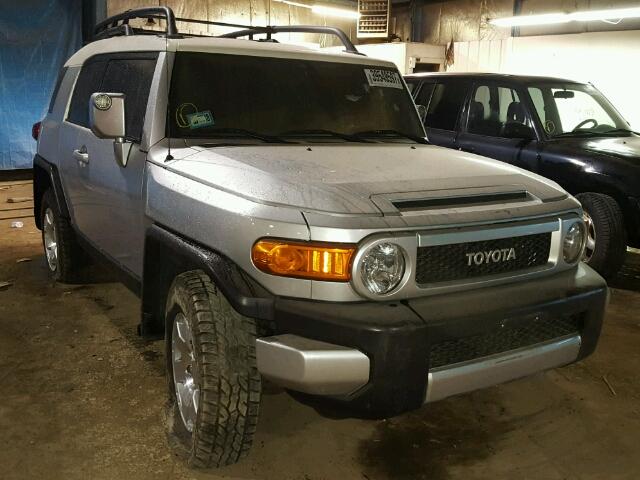 JTEBU11F170041751 - 2007 TOYOTA FJ CRUISER SILVER photo 1