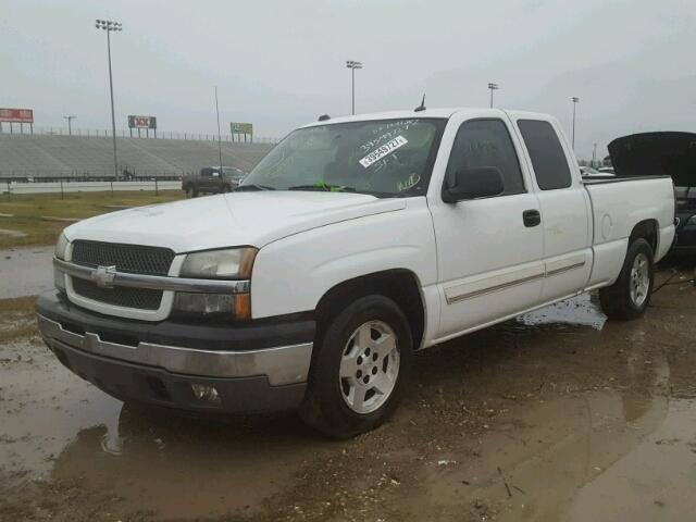 1GCEC19X35Z115665 - 2005 CHEVROLET SILVERADO WHITE photo 2