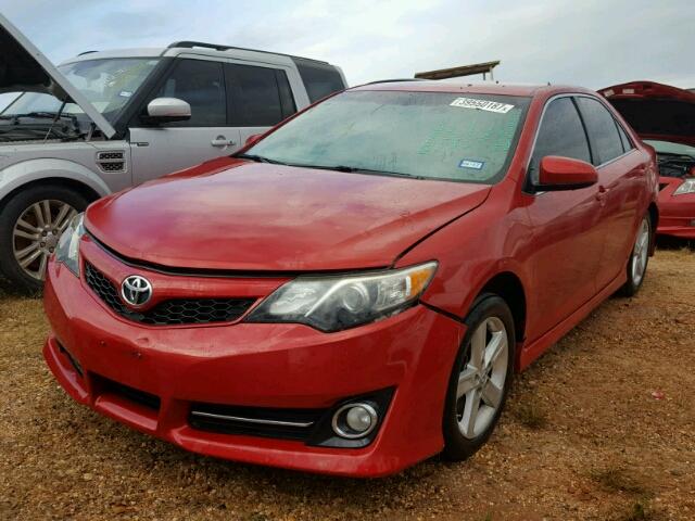 4T1BF1FK7CU573850 - 2012 TOYOTA CAMRY RED photo 2