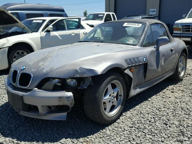 4USCH7321TLB76390 - 1996 BMW Z3 1.9 SILVER photo 2