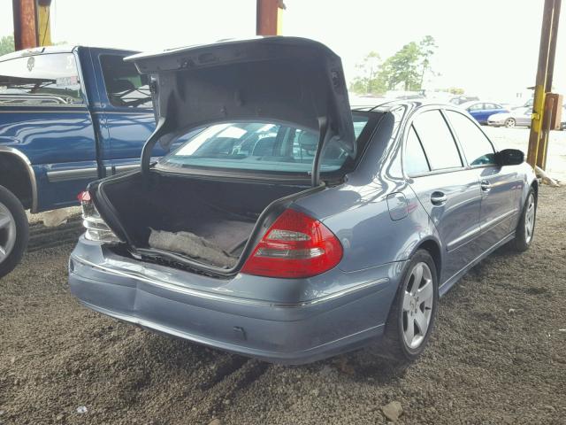 WDBUF70J74A476164 - 2004 MERCEDES-BENZ E 500 BLUE photo 4