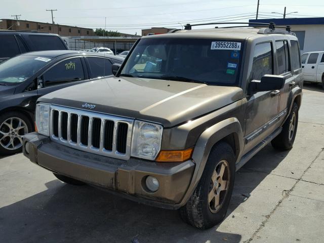 1J8HG48K99C514820 - 2009 JEEP COMMANDER GOLD photo 2