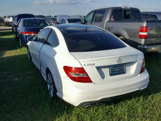 WDDGJ4HB6DG000189 - 2013 MERCEDES-BENZ C WHITE photo 3