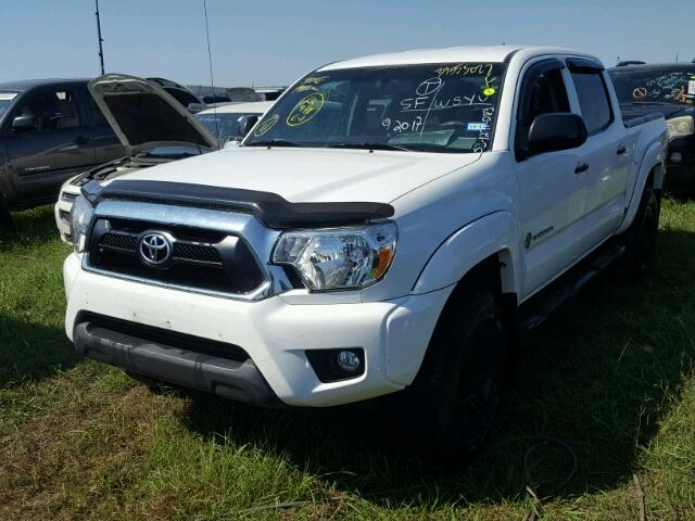 3TMJU4GN2FM182811 - 2015 TOYOTA TACOMA WHITE photo 2